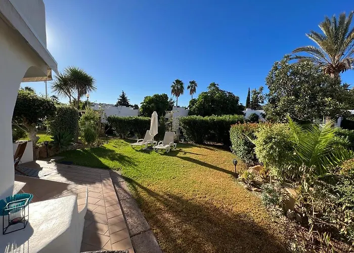 Ado House 阿尔布费拉